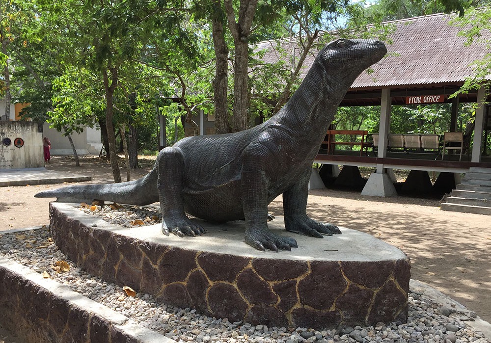 Patung komodo